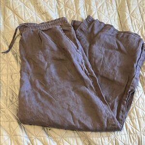 Women’s gray cropped pants